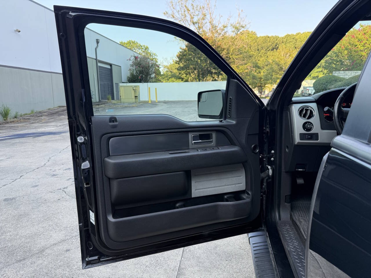 Used 2014 Ford F150 FX4 AWD/4WD image 32