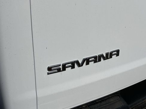 New 2025 GMC Savana 3500 LS RWD image 32