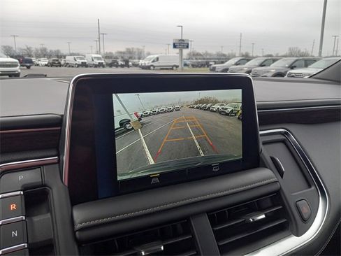 Used 2023 Chevrolet Suburban Premier image 22