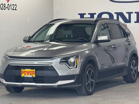 Used 2023 Kia Niro EX image 8