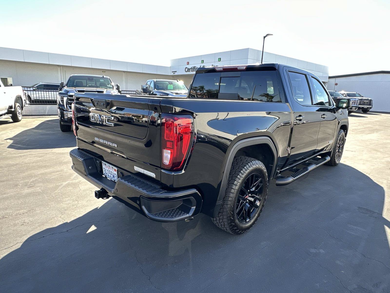 Used 2023 GMC Sierra 1500 Elevation w/ Preferred Package RWD image 5