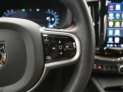 Used 2022 Volvo XC60 B5 Inscription w/ Protection Package Premier image 24