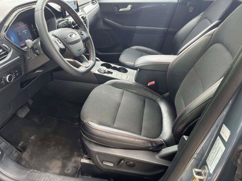 Used 2025 Ford Escape ST-Line w/ Cold Weather Package AWD/4WD image 16