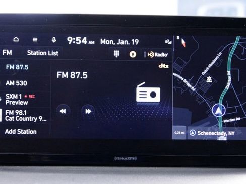 Used 2023 Hyundai Santa Fe SEL image 33