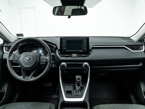 Used 2021 Toyota RAV4 XLE image 15