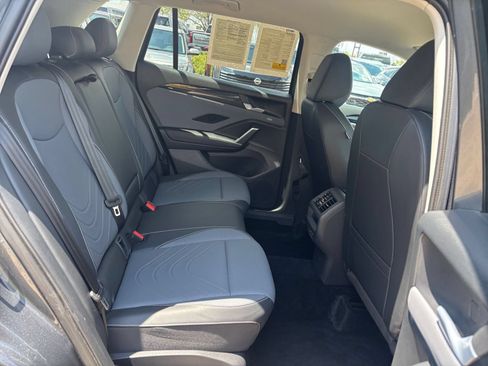 Used 2026 Volkswagen Tiguan SE AWD/4WD image 23
