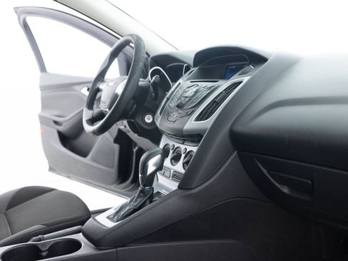 Used 2013 Ford Focus SE FWD image 27