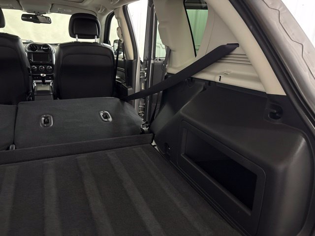 Used 2016 Jeep Compass High Altitude FWD image 14