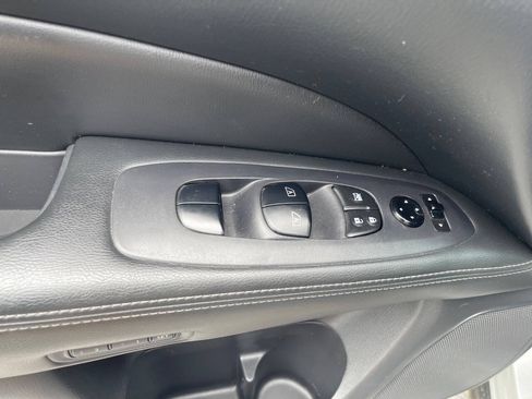Used 2016 Nissan Pathfinder SL w/ SL Premium Package AWD/4WD image 13