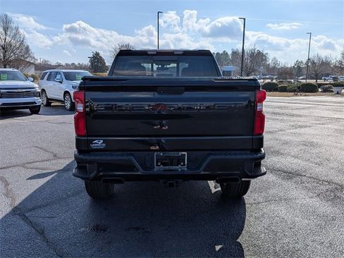 Used 2021 Chevrolet Silverado 1500 LT Trail Boss w/ Convenience Package II image 4