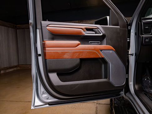 Used 2025 GMC Sierra 1500 Denali Ultimate image 31