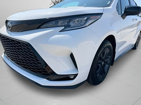 Used 2025 Toyota Sienna XSE w/ XSE Plus Package AWD/4WD image 35