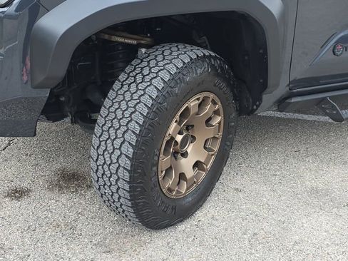 Used 2025 Toyota Tacoma Trailhunter image 31