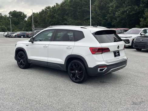 Certified 2023 Volkswagen Taos SE FWD image 5