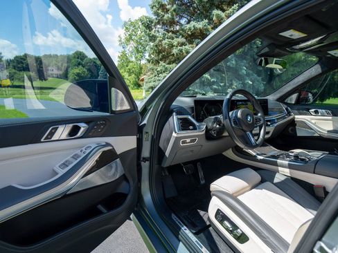 Used 2023 BMW X7 M60i w/ Executive Package AWD/4WD image 14