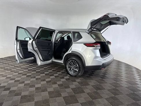 Certified 2024 Nissan Rogue S FWD image 16