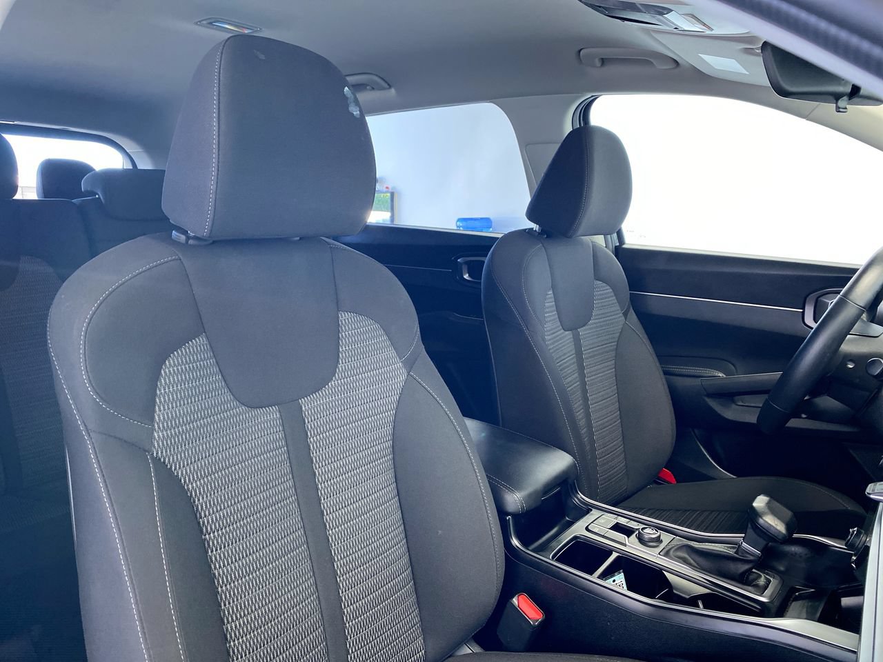 Certified 2026 Kia Sorento LX FWD image 30