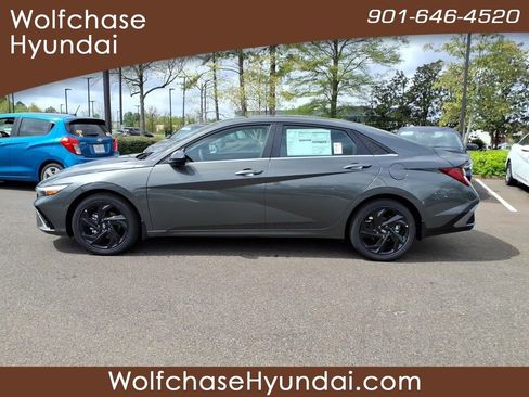 New 2026 Hyundai Elantra SEL Sport Premium FWD image 2