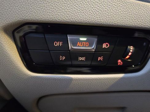 Used 2019 BMW 330i xDrive Sedan w/ Convenience Package image 42