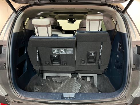 Used 2025 Kia Carnival SX Prestige FWD image 23