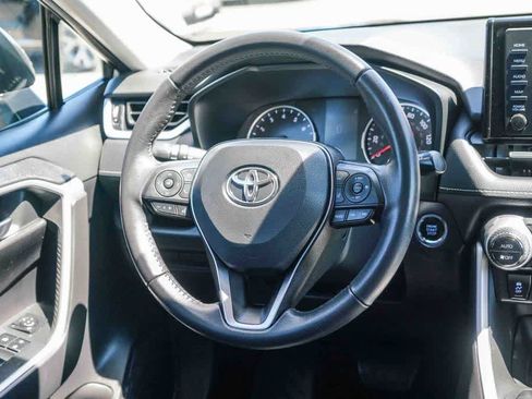 Used 2022 Toyota RAV4 XLE Premium FWD image 14