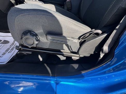 Used 2025 Jeep Gladiator Sport image 12