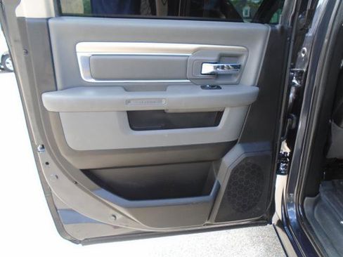 Used 2017 RAM 1500 Classic SLT image 34