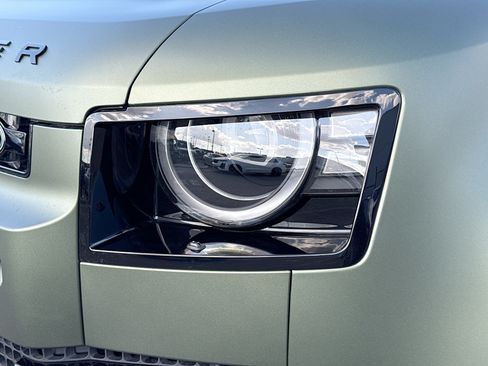 New 2026 Land Rover Defender 110 X-Dynamic SE AWD/4WD image 9