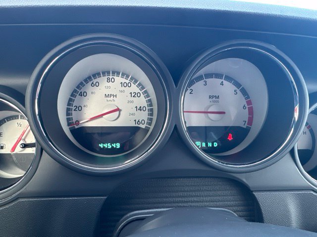 Used 2010 Dodge Challenger R/T RWD image 15