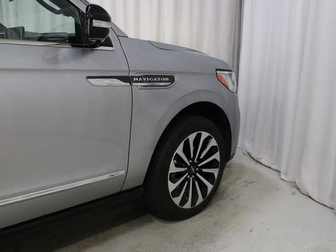 Certified 2024 Lincoln Navigator L Reserve AWD/4WD image 30