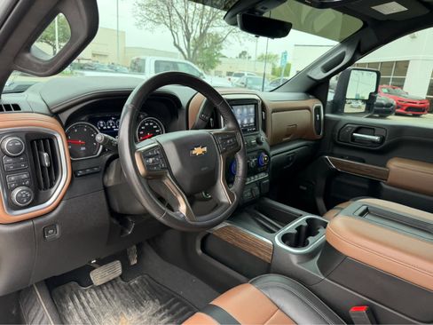 Used 2022 Chevrolet Silverado 3500 High Country image 5