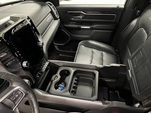 Used 2020 RAM 1500 Laramie w/ Sport Appearance Package AWD/4WD image 39