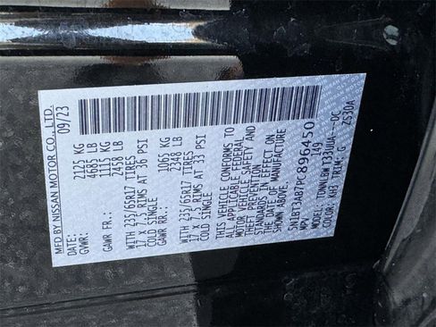 Used 2023 Nissan Rogue S image 27