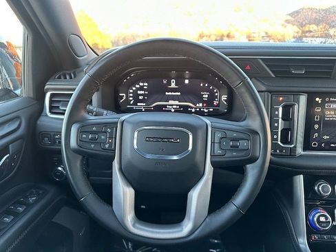 Used 2023 GMC Yukon XL Denali image 14