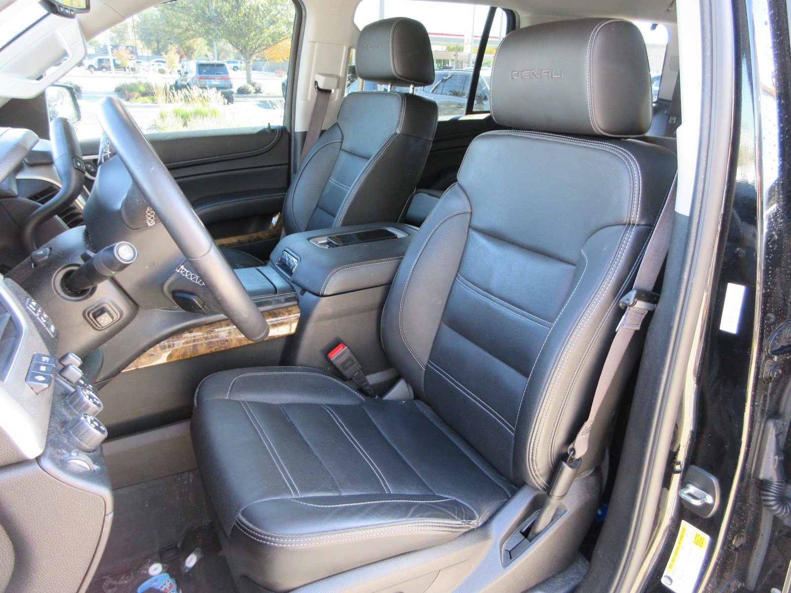 Used 2016 GMC Yukon Denali w/ Open Road Package AWD/4WD image 21