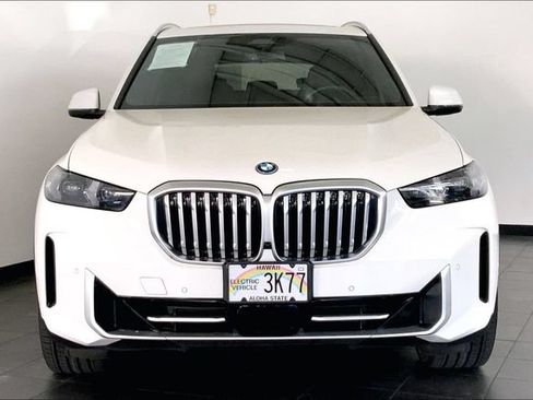 Used 2024 BMW X5 xDrive50e w/ Parking Assistance Package AWD/4WD image 3