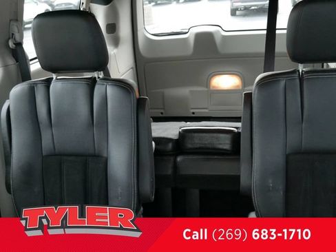 Used 2017 Dodge Grand Caravan SXT FWD image 38