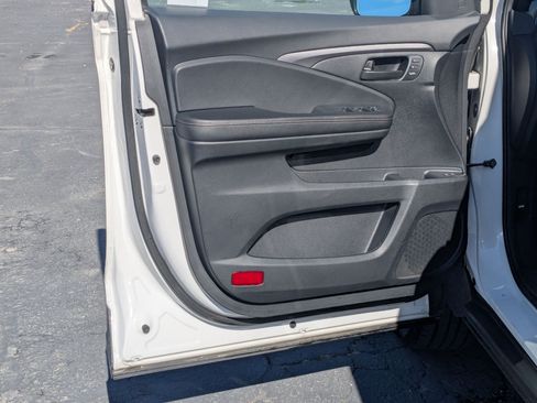 Used 2023 Honda Passport TrailSport image 14