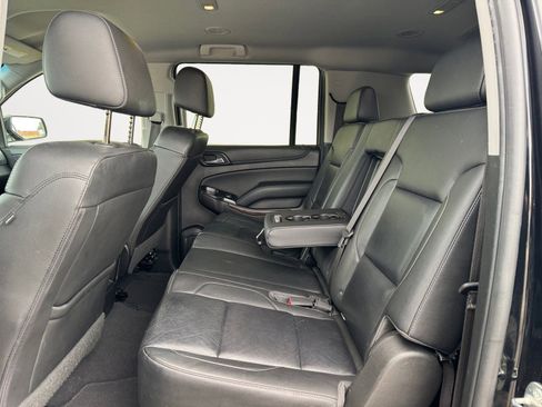 Used 2019 Chevrolet Suburban LT image 13