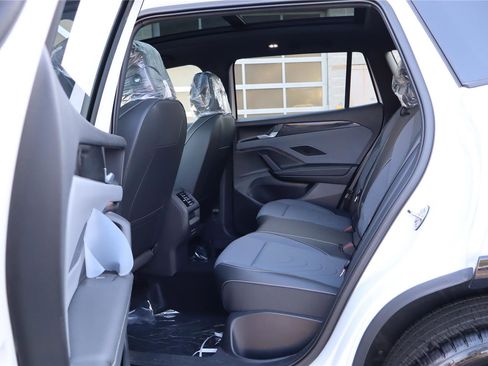 New 2026 Volkswagen Tiguan SE R-Line image 24