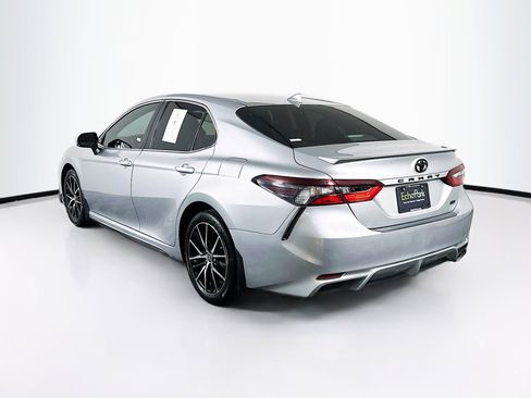 Used 2024 Toyota Camry SE FWD image 5