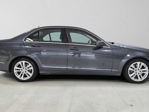 Used 2013 Mercedes-Benz C 300 4MATIC Sedan image 2