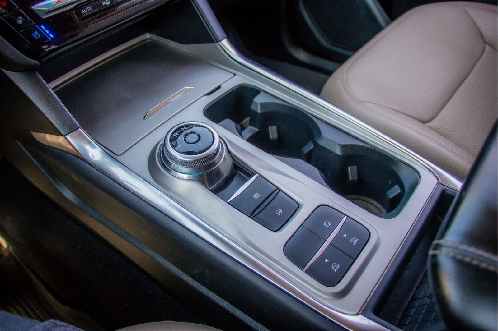 Used 2023 Ford Explorer Limited w/ Limited Technology Package RWD image 19