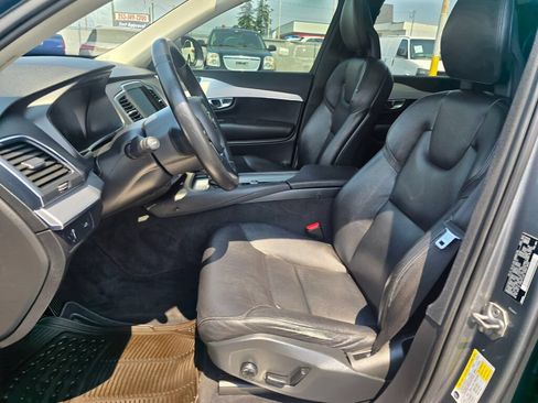 Used 2018 Volvo XC90 T6 Momentum w/ Convenience Package AWD/4WD image 23