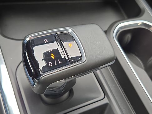 Used 2023 Chevrolet Silverado 1500 LTZ image 30