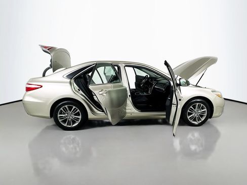 Used 2017 Toyota Camry SE FWD image 24
