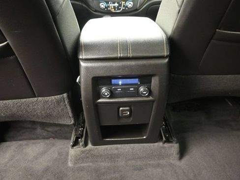 Used 2021 Chevrolet Traverse LT AWD/4WD image 19