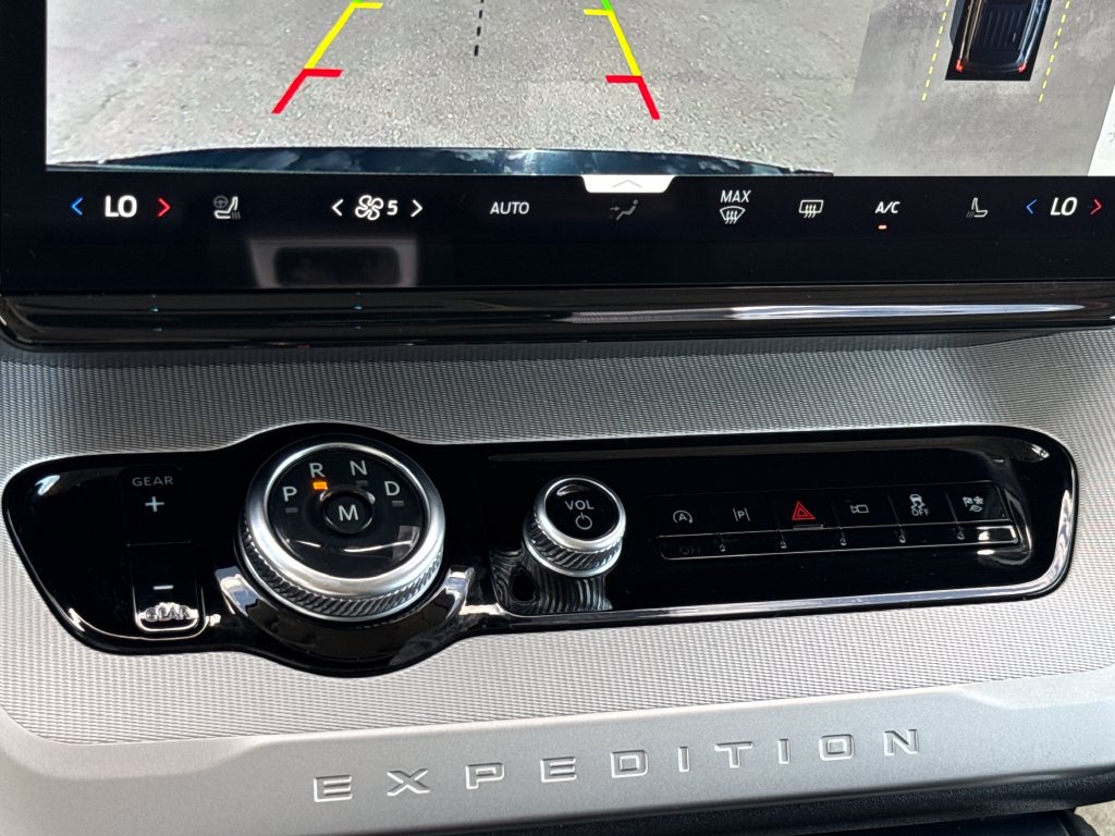 Used 2025 Ford Expedition Max Active RWD image 25