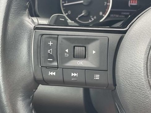 Used 2024 Nissan Pathfinder SL FWD image 14