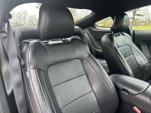 Used 2015 Ford Mustang GT Premium image 26